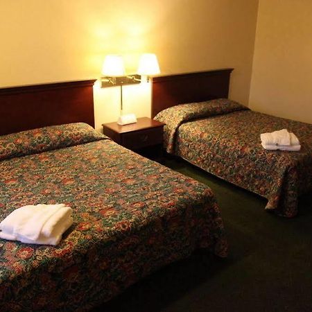 Parliament Resort Gay Mens Resort Augusta Exterior photo
