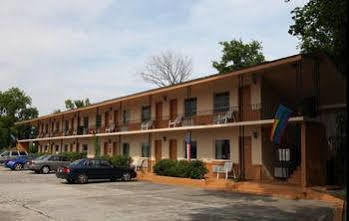 Parliament Resort Gay Mens Resort Augusta Exterior photo